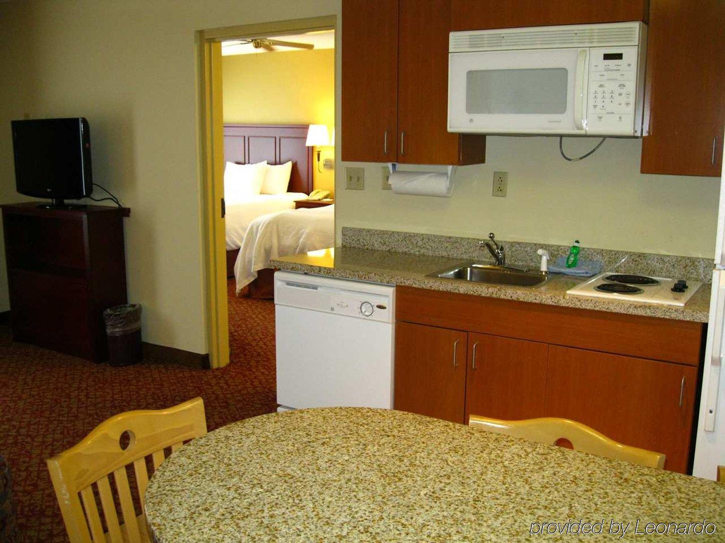 Hampton Inn & Suites Williamsburg-Richmond Road Room photo